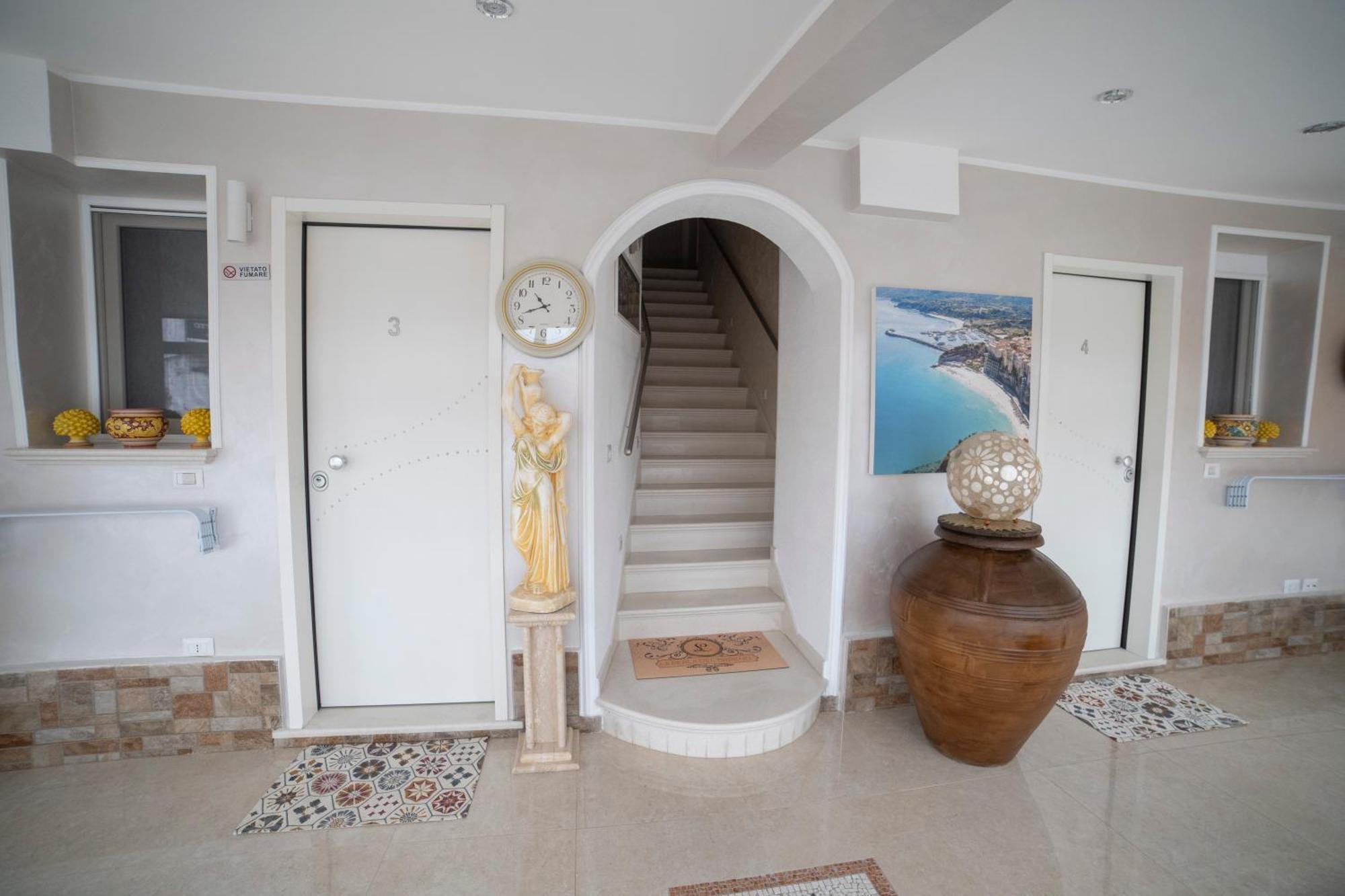 Bed and Breakfast La Perla Del Tirreno Tropea Exterior foto